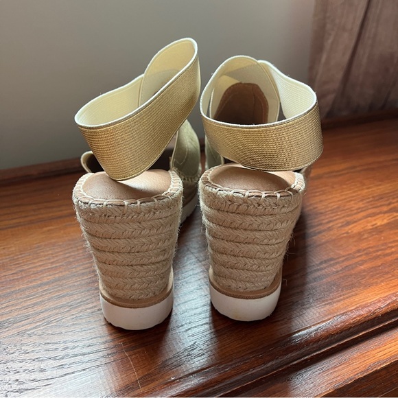 Gentle Souls by Kenneth Cole Espadrille Wedges size 7.5 NWOT in metallic leather - Picture 7 of 9